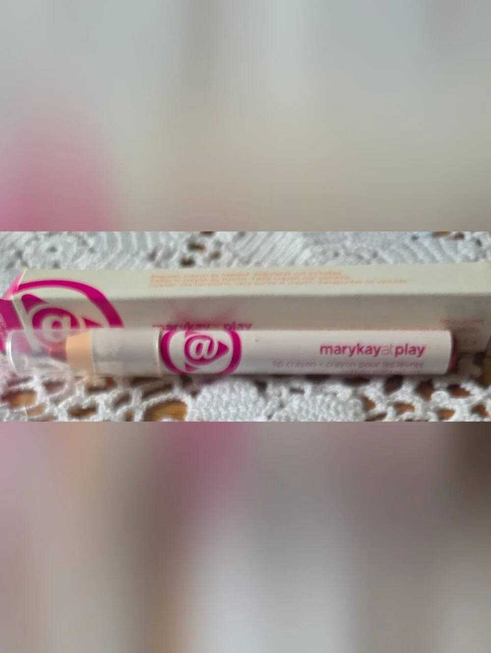 NIB Mary Kay At Play Lip Crayon Candied Apple 08 Oz.net /2.5 g 064934